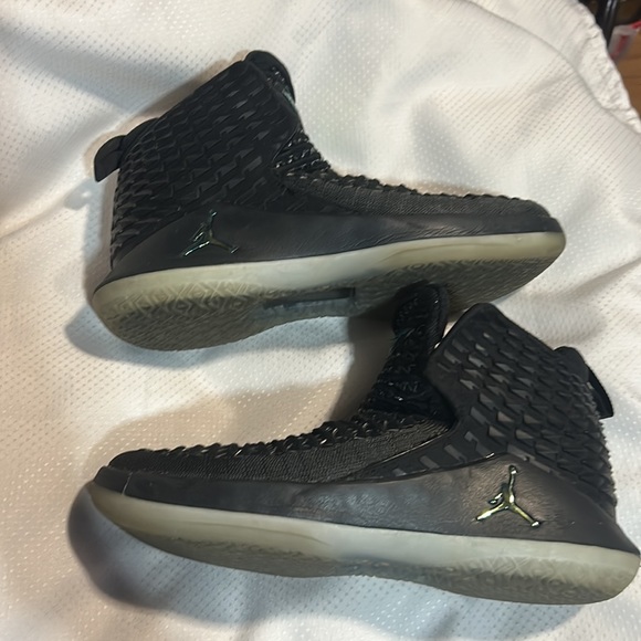 Nike Air Jordan XXXII Black Cat AA1254-003 MID Top Sneaker Youth Sz 4.5 Women 7 - Picture 5 of 10